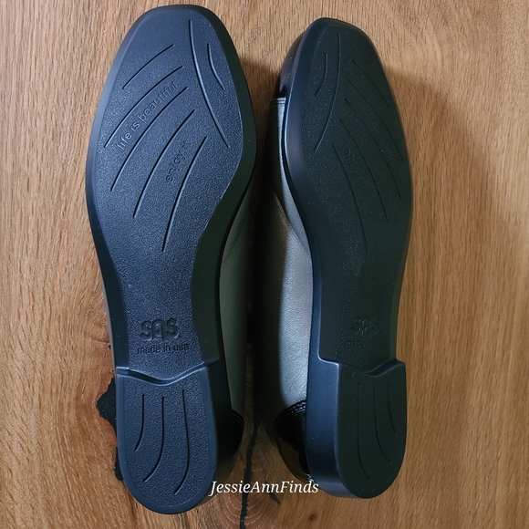 SAS Coco Silver Black Leather Slip-on Loafer Flats, Size 10.5 - Picture 8 of 13